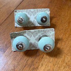 4 door knobs