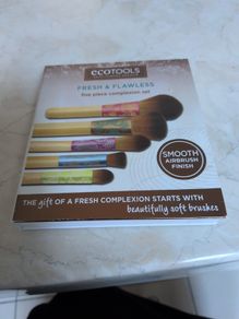 Ecotools. Fresh & Flawless - 5 Piece Complexion Brush Set.  B.N.W.T.