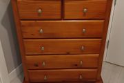 chest of drawers