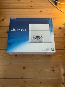 PS4 Console Boxed Glacier White With Additional Controller