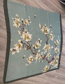 Beautiful patterned light scarf long new