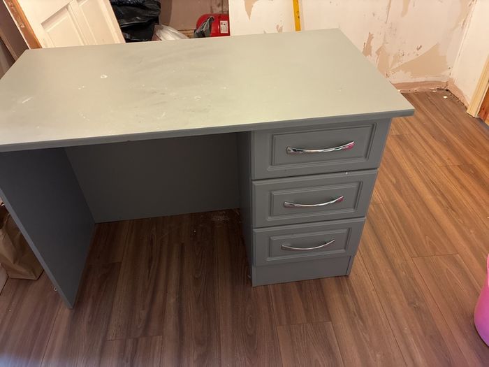 Dressing table grey