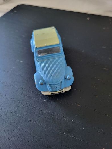 citreon corgi blue