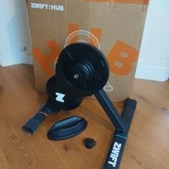 Zwift hub one turbo trainer