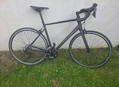 Cube attain road bike
