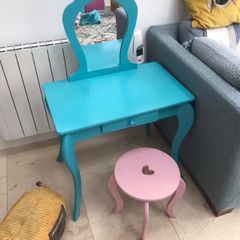 Kids vanity table set with stool