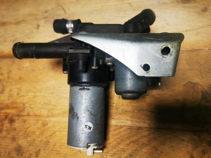 Mercedes W124 duov valve 0018303784
