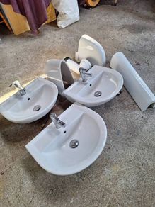Bathroom sink