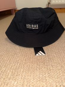 Adidas women black bucket hat brand nee