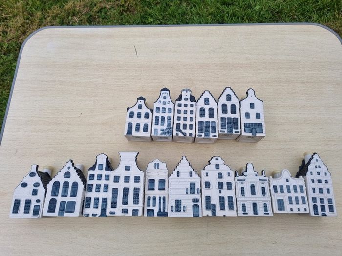 Collection of 16 porcelain miniature houses KLM