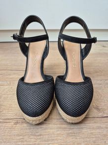 Woven wedge sandals