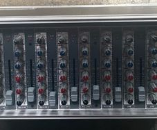 Behringer RX1202FX V2
