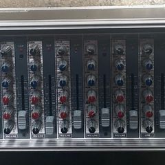 Behringer RX1202FX V2