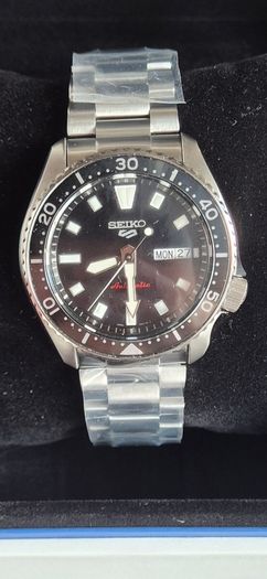 Seiko 5 Sports SKX 42.5mm Bracelet Watch Brand New