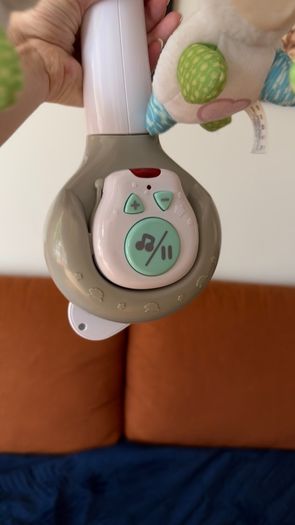 Pendant in the crib