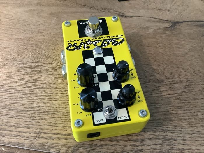 DigiTech CabDryVR Dual Cabinet Simulator pedal box