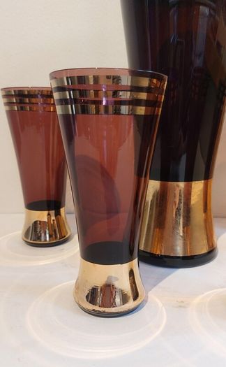 Fabulous Vintage Retro Mid-Century-Modern Hand Blown Tall Glass Pitcher with Four Matching Hi-Ball Glasses in Purple/Amethyst Glass with Rose Gold Gilt Banding - Prosecco Not Included!