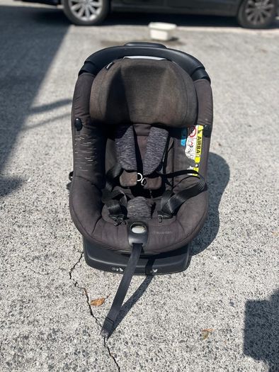 Car seat Maxi Cosi Axiss Fix - 360 degree swivel Isofix installation 4months to 4 years