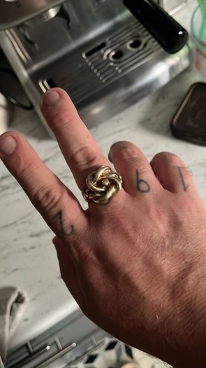 knot ring 20g size Y/z