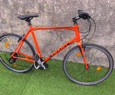 23" Giant Hybrid Bike