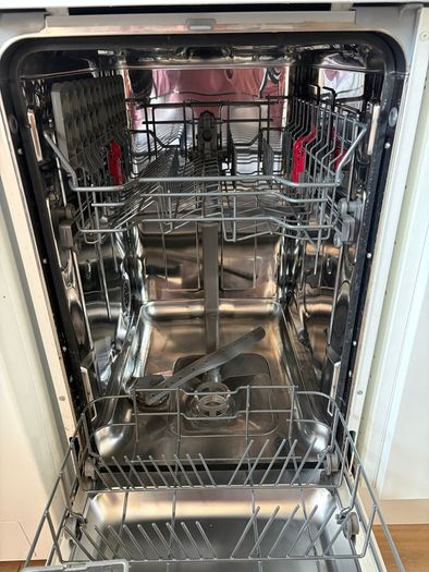 Whirlpool Dishwasher