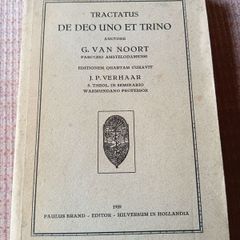 Tractatus De Deo Uno et Trino" (Treatise on God, One and Three).