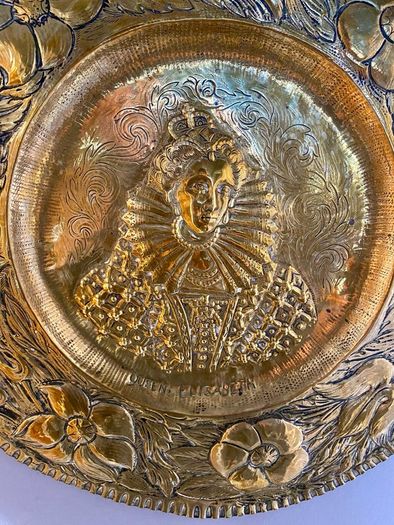 Vintage Brass Wall Plate Queen Elizabeth 41cm