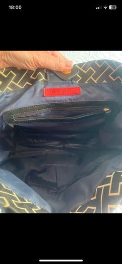 Tommy Hilfiger Handbag, Black and Cream (Advertised on Vinted; lmck41)