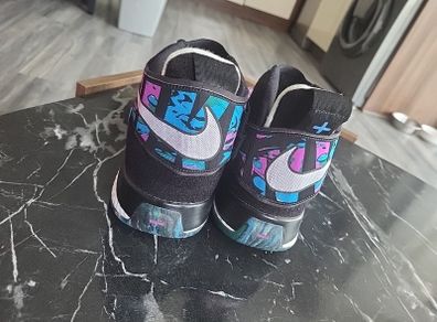 nike unvrs