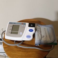 Measuring blood pressure Omron 705 IT