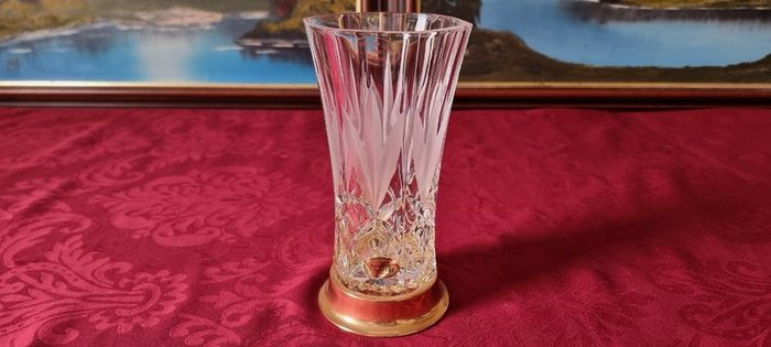 Vintage Killarney Crystal Cut Crystal Glass 8 Inch Tall Octagonal Large Flared Shaped Vase With 24 carat Gold Finishing Round Base Made In Ireland
