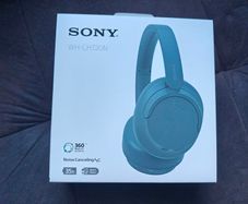 Sony WG-CH720N headphones