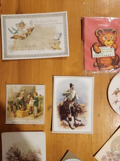 Beautiful Set Of 25 Reproduction  Vicorian Greeting Cards Of The Period 1860-1890 In Presentation Box. In Very Good Condition.