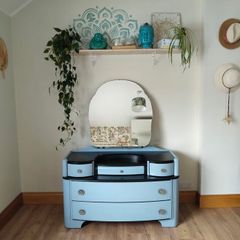 Austinsuite chest of drawers with a mirror