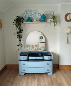 Austinsuite chest of drawers with a mirror