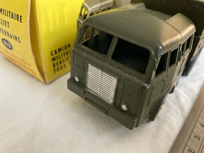 Dinky 818. Camion Militaire Berliet tous terrains. Meccano French manufactured. In box. Excellent condition.