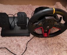 Wheel & pedals PS4
