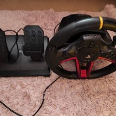 Wheel & pedals PS4