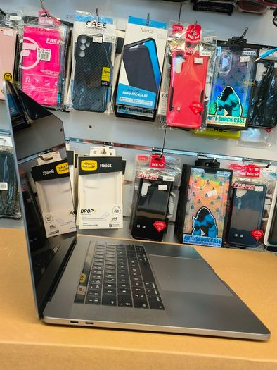 Touch Bar Apple MacBook Pro 15 Model:  A1707 (2017) 15.4'' Intel i7 @ 2.80 GHz 512GB SSD 16GB RAM Space Grey (Battery Cycle: 0) Excellent