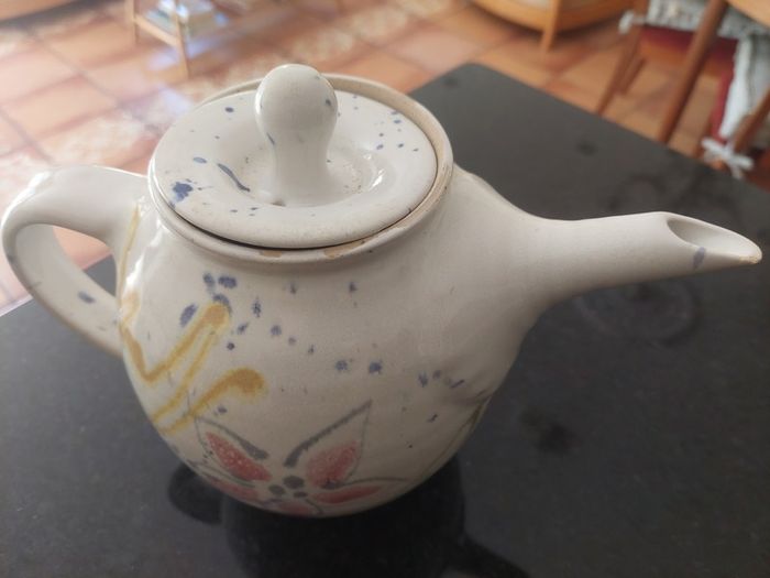 Large Pottery Tea Pot