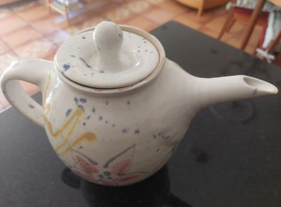 Large Pottery Tea Pot
