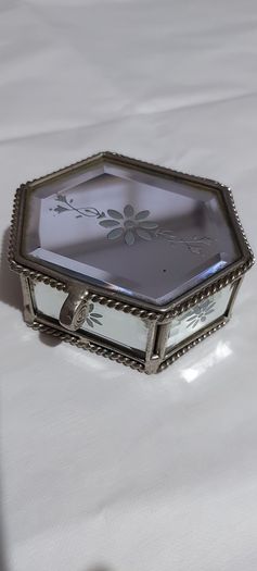 Lovely jewellery box ,,with bevelled mirrors sides and design, see pictures for condition,,take as is ,buyer collects or pays postage thank you