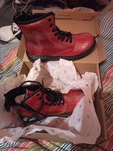 Dr Martens 1460 glitter geranium red, uk2
