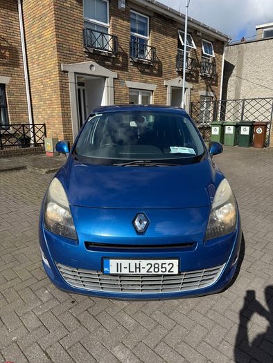 2011 Renault Grand Scenic
