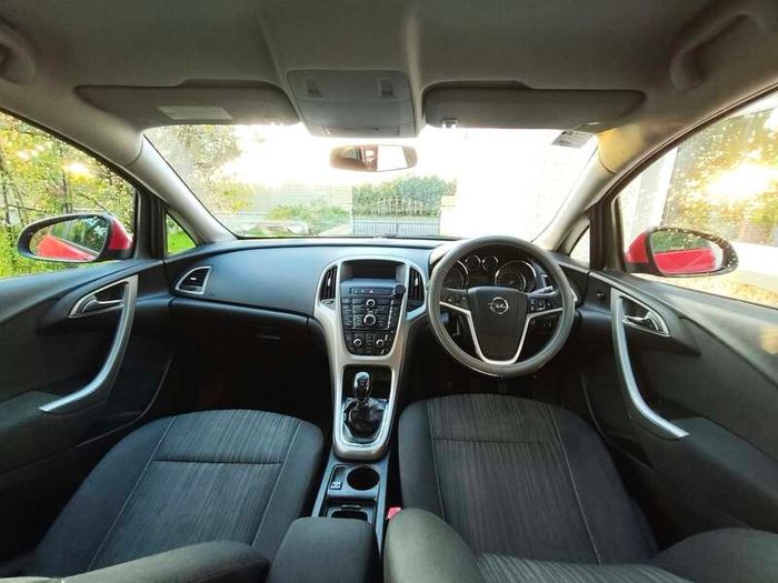 2012 Opel Astra