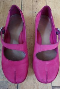 Size 6 Cerise Pink Clarks shoes