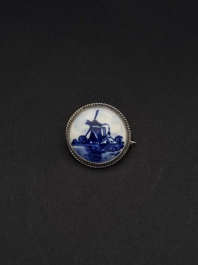 Vintage Delft 835 Silver & Hand Painted Ceramic Brooch
