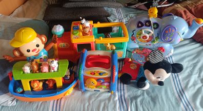 Toy bundle and chair
