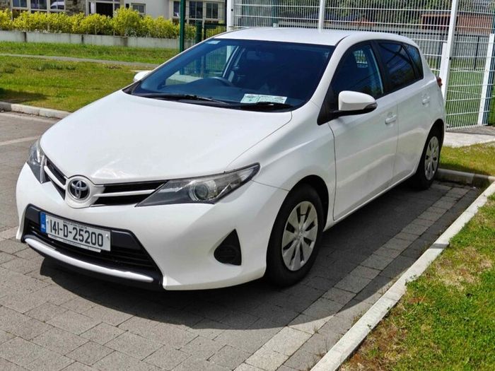 Toyota Auris 2014 two seater