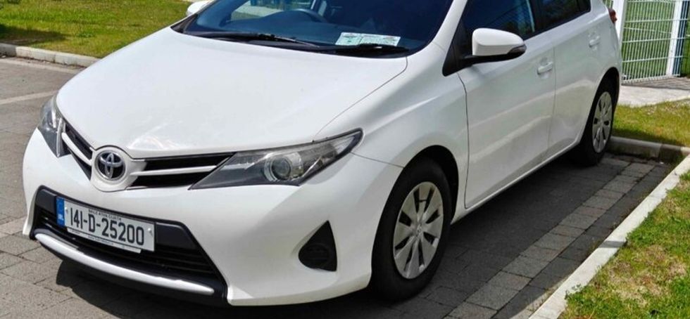 Toyota Auris 2014 two seater